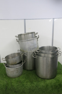 9 x Assorted Sized Stew Pots.
