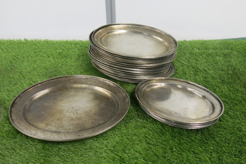 30 x Assorted Sized Metal Serving Dishes.