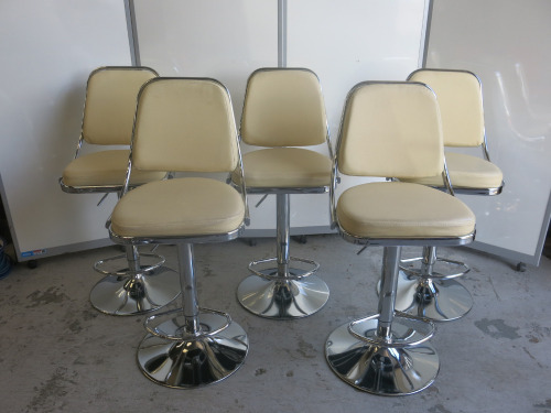 16 x American Diner Style Cream Faux Leather Adjustable Stalls on Chrome Base.