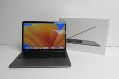 Apple MacBook Pro, 2019, 2.8GHz Quad-Core Intel Core i7, 16GB Memory & 500GB Storage. Comes in Original Box.