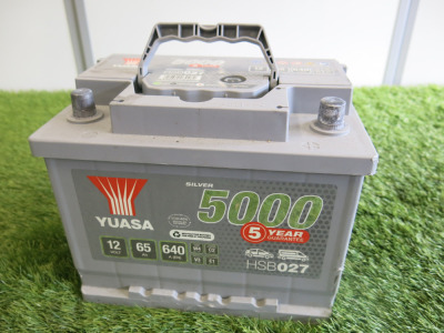 Yuasa Silver 5000 HSB027 12V Battery (requires charge).