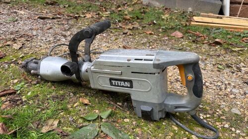 Titan Power Tools Breaker, Model TTB280DRH.