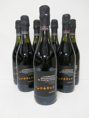 8 x Lambrusso Grasparosso Di Castelvetro Sparkling Red Wine.