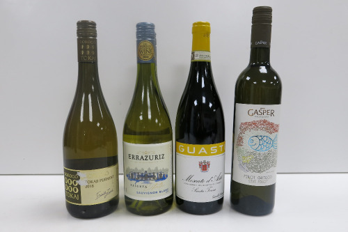 6 x Bottles of White Wine to Include: 2 x Guasti Moscato D'Asti 2025, 2 x Errazuriz Sauvignon Blanc 2024, 1 x Gasper Pinot Grigio 2021 & 1 x Dobogo Tokaj Furmint 2018.