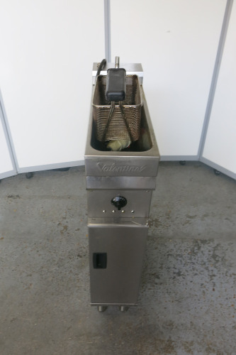 Valentine Single Pan Basket Fryer, Model EVO 250. Size H90 x W20 x D60cm.