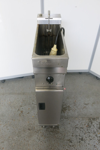 Valentine Single Pan Basket Fryer, Model EVO 250. Size H90 x W20 x D60cm. NOTE: missing basket.