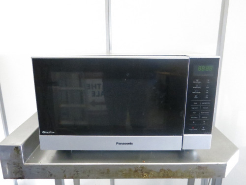 Panasonic Microwave Oven, Model NN-SF46M.