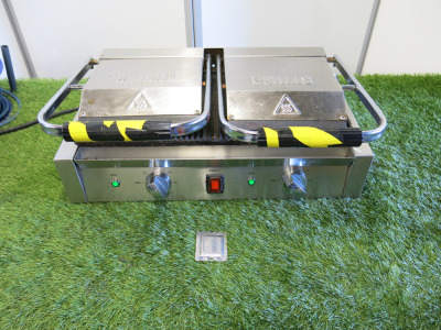 Buffalo Bistro 2900w Double Ribbed Griddle.