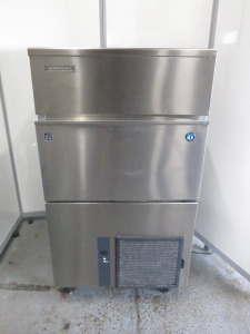 Hoshizaki Self-Contained Commercial Ice Machine, Model IM-130NE. Size H130 x W70 x D48cm.