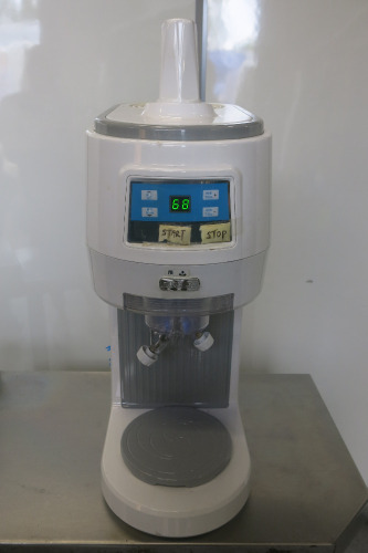 Commercial Electric Auto Shaved Snow Ice Maker, Model BY-208S.