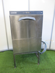 Maidaid C515 Glass Washer, Model C515, S/N 3060847, YOM 06/2021, Size H84 x W60 x D60cm. Comes with 4 Trays & Metal Stand.