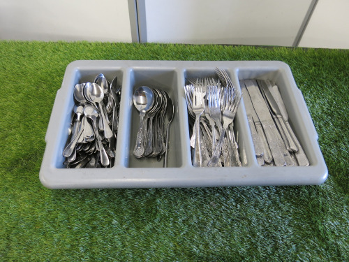 Large Quanity of Stainless Steel Cutlery to Include: Knives, Forks, Spoons & Tea Spoons. Comes with Cutlery Tray.