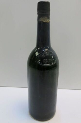 Dow Port 1977, 750ml. NOTE: missing label.