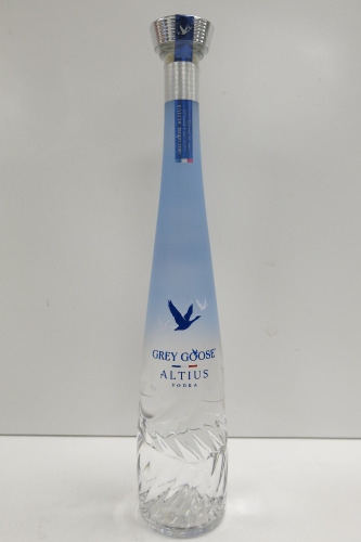 Grey Goose Altius Vodka, 700ml.