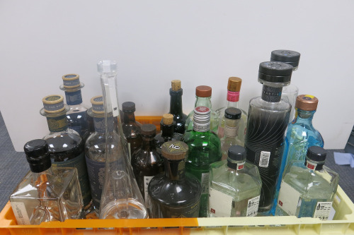 22 x Unsealed Assorted Bottles of Various Gin (As Viewed).