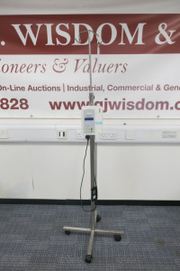 Eickemeyer Infusion Pump, Model InfusoVet Easy 11, S/N SK00434375, DOM 04/2020. Comes with Gallops Mobile Trolley.