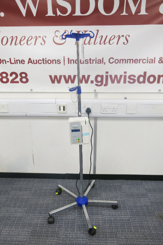 Eickemeyer Infusion Pump, Model InfusoVet Easy 11, S/N SK00451221, DOM 05/2020. Comes with Ratiomed Mobile Trolley.