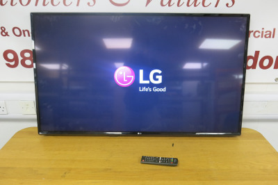 LG 49" HD Smart TV, Model 49UM7000PLA, S/N 911MADHC7026. Comes with Part Wall Bracket.