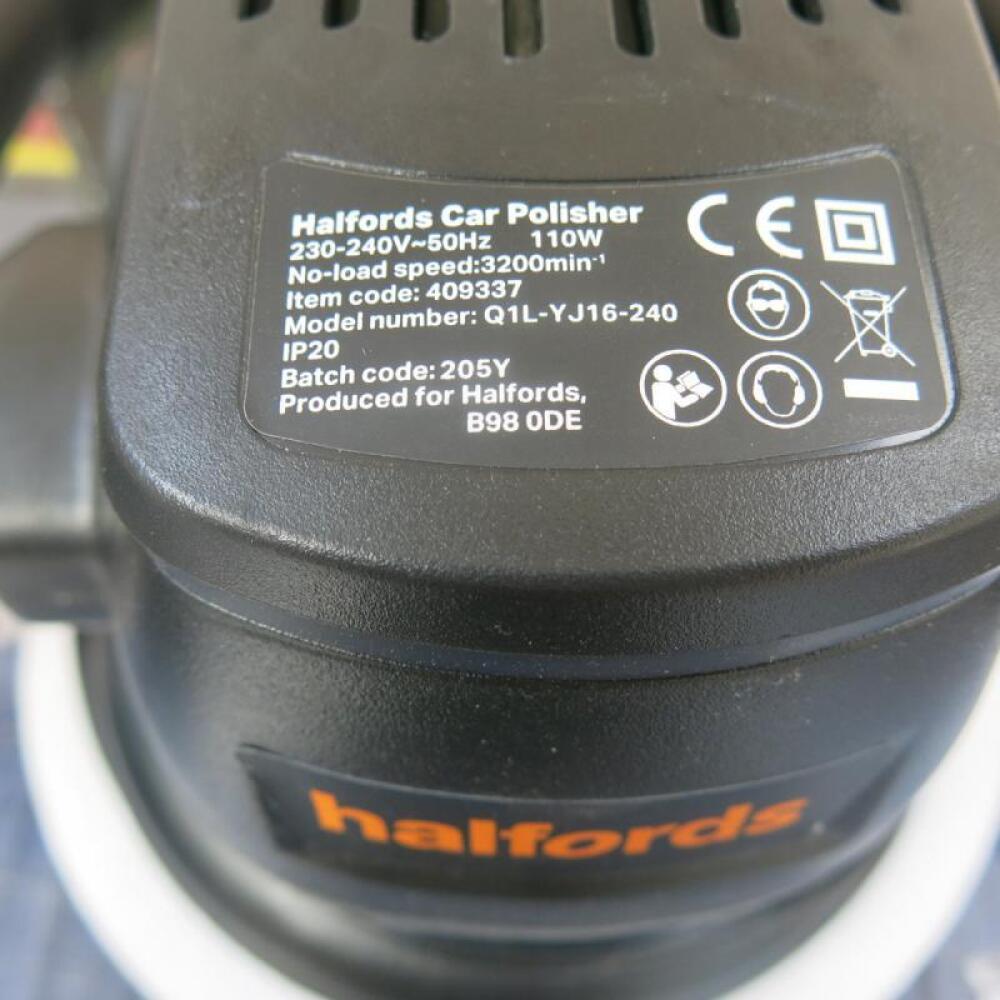 Halfords Car Polisher & an Assortment of Buffing and Polishing Heads