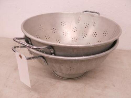 2 x Large 43cm Diameter Metal Colanders