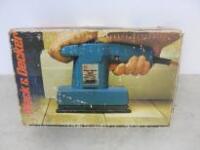 Black & Decker Finishing Sander. Comes with Instructions, Abrasives and Original Packaging.