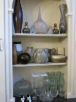 32 x Assorted Vases, Glass Ornaments & Display Items (As Viewed/Pictured)