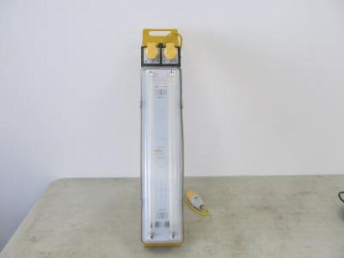 Defender E708670 Twin Fluorescent Floor Light, 110v