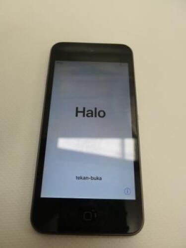 Apple iPod 6th Generation, Model A1574, 16GB, in Black