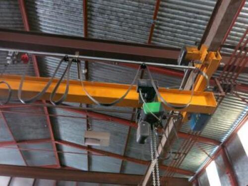 Stahl 1000kg Overhead Travelling Gantry Hoist. Powered Travel in all directions on, with approx 7m span motorised beam