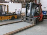 Lancing Linde H50 D 5000kg Diesel Fork Lift Truck, 12,694 Hours, Serial Number E1X353K00457, Year 1999. Comes with 3.7m Fork Extensions (2.5m Maximum Width Between Forks)
