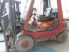 Lancing Linde H30D Counter Balance Fork Lift Truck, 3000kg Capacity, Triple Mast 5470mm, Side Shift, Serial Number 351E030379. Hours 21,846 (NOTE: Hydraulic hose leaking & requires replacement to lift forks - 3