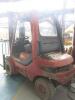 Lancing Linde H30D Counter Balance Fork Lift Truck, 3000kg Capacity, Triple Mast 5470mm, Side Shift, Serial Number 351E030379. Hours 21,846 (NOTE: Hydraulic hose leaking & requires replacement to lift forks - 4