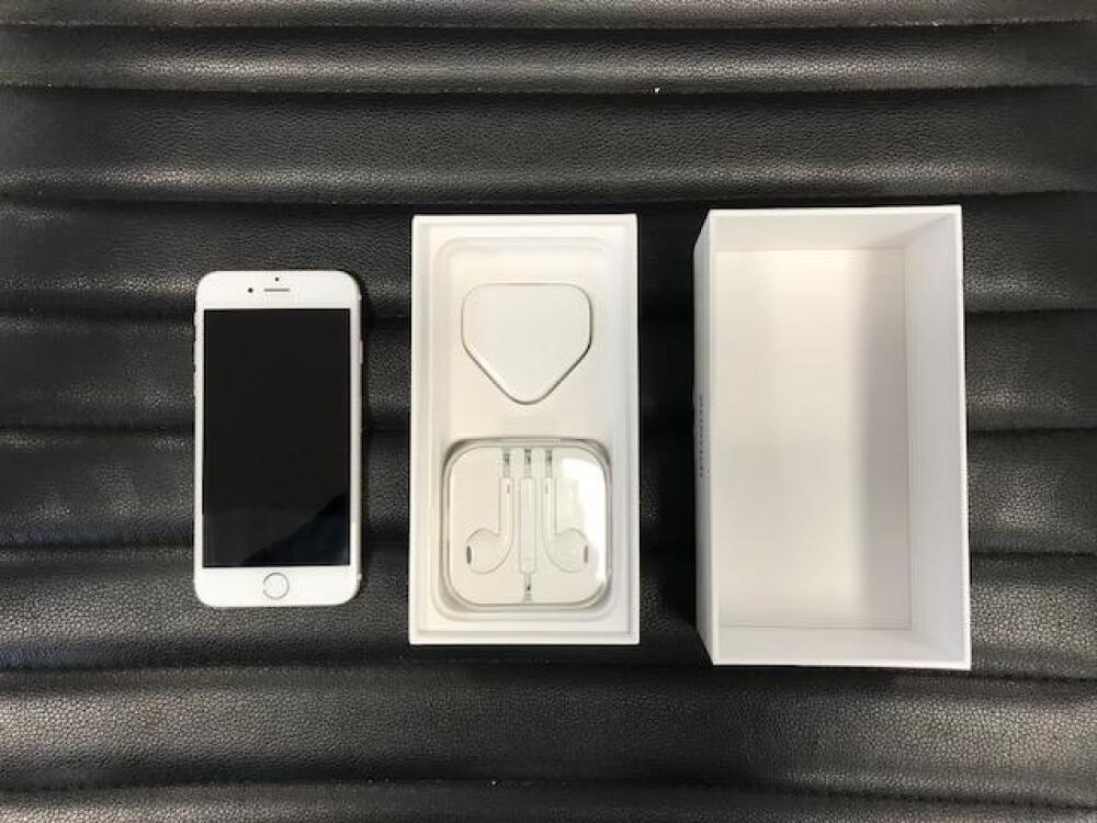 Apple iPhone 6 in Gold, Model A1586, 128gb. Unlocked & comes with