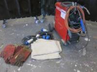 Murex Tradesmig 251 Mig Welder, S/N 736-003-0173. Comes with Bag of Nozzle Fittings Extension Lead, Qty of Welding Gloves & Asbestos Heat Proof Matting