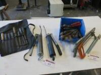 Mixed Lot of a Set of Metal Files In Canvas Roll, Box of Assorted Metal Files, 2 x Pump Grease Guns & 3 x Hacksaws