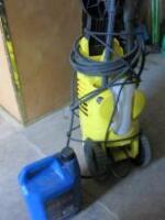 Megger Pressure Washer with Lance & Part Canister of Halfords Pressure Washer Shampoo