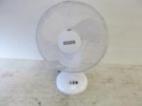 Status Desktop Oscillating Fan with 3 Speeds