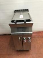 Lotus Commercial Gas Fryer with 1 Pan, 2 x Baskets & 1 Lid. Model F2/8-74G. Size H95cm x D70cm x W40cm