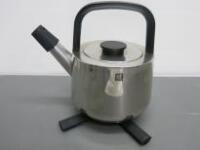 Ex Display Zwilling Whistling Kettle with Sigma Fold Out Pot Holder