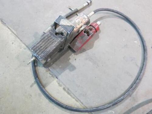 Sealey Air Operated Hydraulic Pump with Jaws of Life Opener.