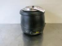 Buffalo Black Soup Kettle, Model L715B.