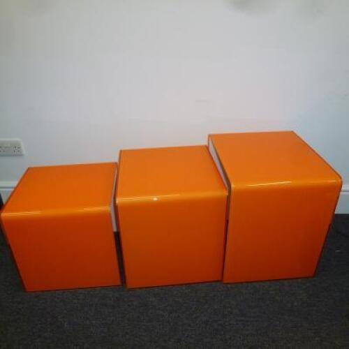 Nest of 3 Guzzini Tavolino Piccolo 45 Arancio 2 Colour Plastic Coffee Tables. Size 40cm x 40cm x 40cm, 45cm x 40cm x 45cm & 50cm x 40cm x 50cm