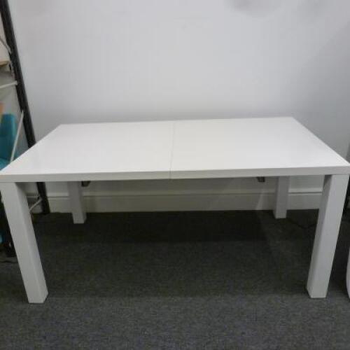 White High Gloss Finish Extending Dining table with 2 Extensions. Size H160cm x D90cm x W160cm (Size with Extensions 2.5m)