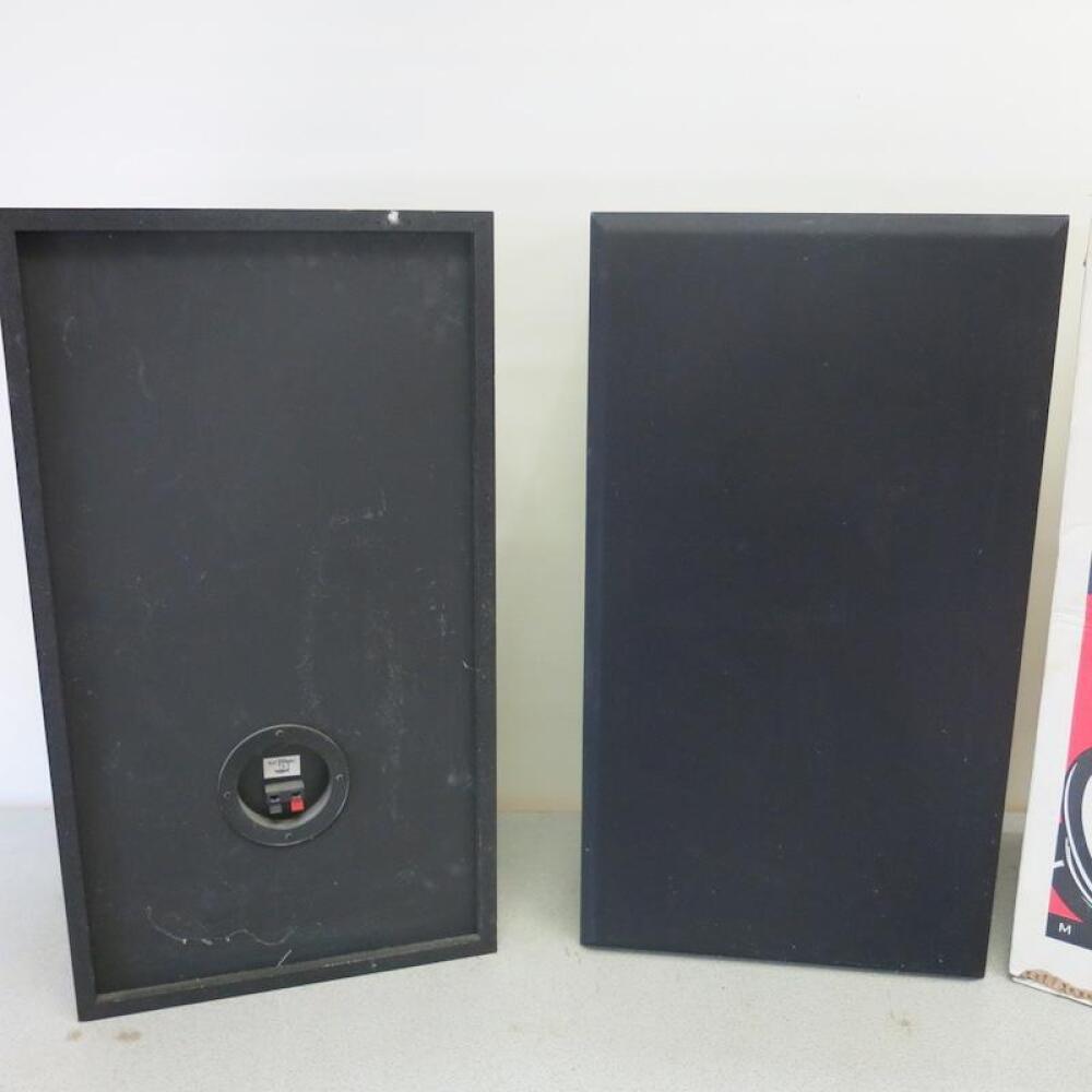 2 x Original Boxed 8810 Linear Phase Studio Monitor Speakers.