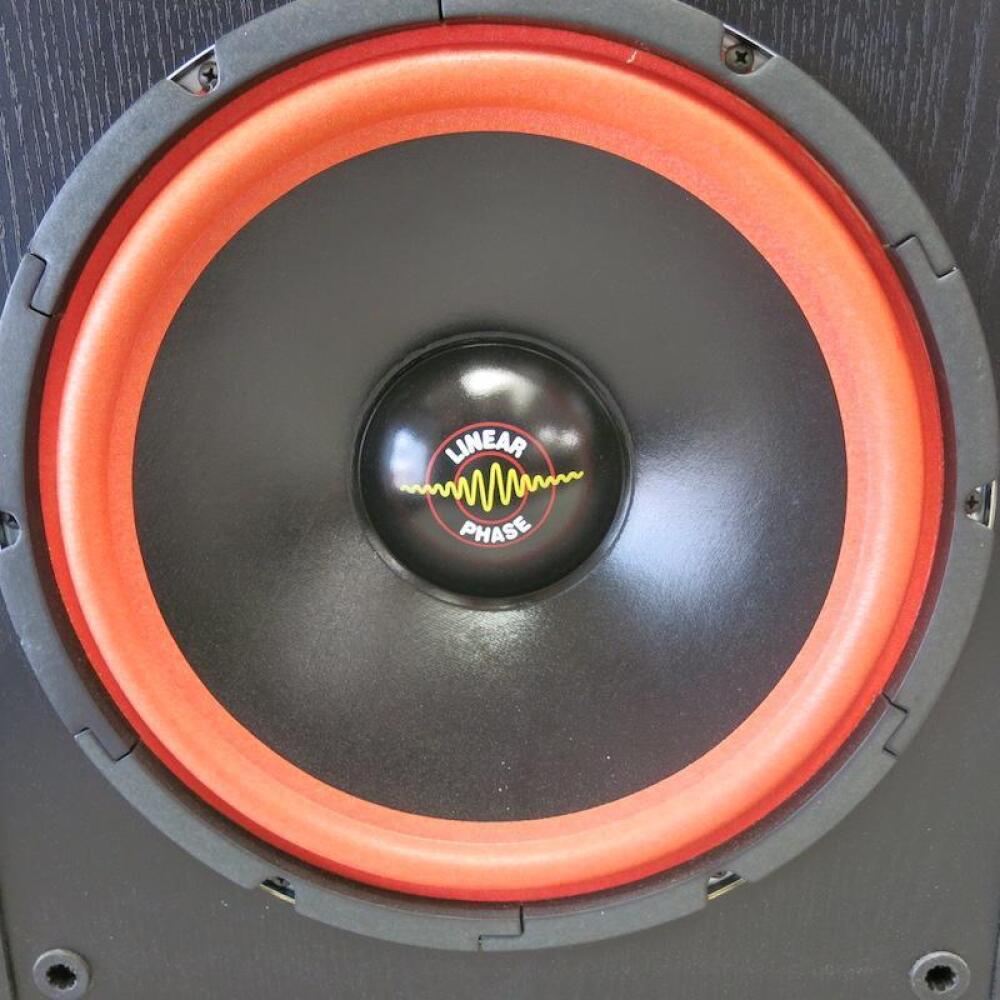 2 x Original Boxed 8810 Linear Phase Studio Monitor Speakers.