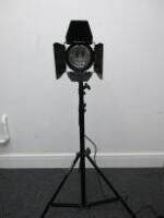 Calumet Bravo V300 Light, Model CF0120, 300 Watt Quartz Halogen Lamp with Barn Door & User Guide.(Tripod Not included)