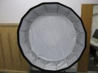 Elinchrom Litemotiv Parabolic 120 Soft Box, Diameter 120cm. Comes with Speedring Bracket & Tripod.