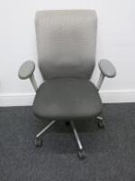 Vitra ID Mesh Adustable Office Chair in Light Grey with Lumbar Support & Adjustable Arms.