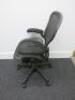 Herman Miller Aeron Ergonomic Adjustable Mesh Office Chairwith Adjustable Arm Rests & Fabric Arm Caps.Size B.NOTE: seat pan requires refurbishment (As Viewed/Pictured).&nbsp; - 4