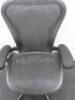 Herman Miller Aeron Ergonomic Adjustable Mesh Office Chairwith Adjustable Arm Rests & Fabric Arm Caps.Size B.NOTE: seat pan requires refurbishment (As Viewed/Pictured).&nbsp; - 2